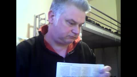 englishguysurrey online show from December 26, 8:18 am