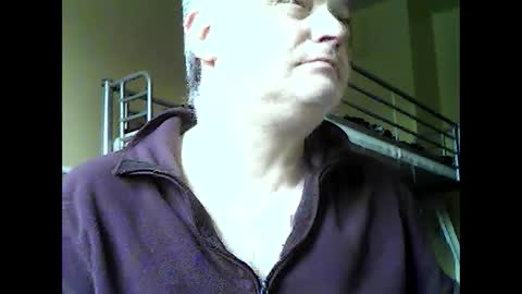 englishguysurrey online show from March 10, 10:50 am