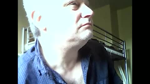 englishguysurrey online show from March 4, 1:17 pm