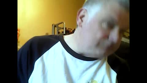 englishguysurrey online show from September 18, 6:04 am