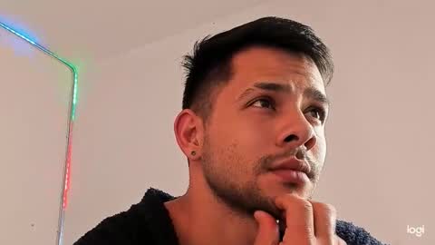 enmanuelgutierrez40 online show from January 5, 5:27 pm