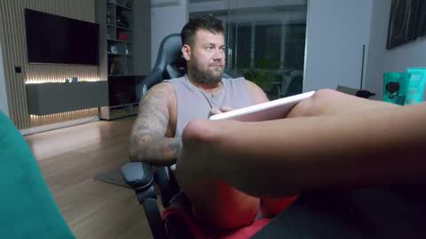 Erik online show from February 23, 11:28 pm