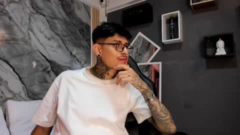 Snapshot of enzorodriguezz chatting on October 21, 1:03 pm Enzo Rodriguez online show from October 21, 1:03 pm