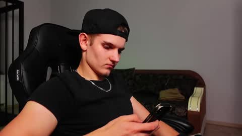 Snapshot of eric_poston chatting on September 12, 7:25 pm    online show from September 12, 7:25 pm