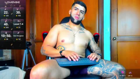 Snapshot of erick_blake_ chatting on December 20, 4:09 am my   online show from December 20, 4:09 am