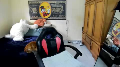 erick_de_rossee online show from April 18, 7:58 pm