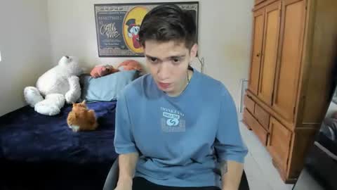 erick_de_rossee online show from May 19, 8:37 pm