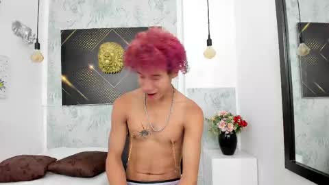 Snapshot of erick_zhimerman chatting on December 6, 3:41 am   online show from December 6, 3:41 am
