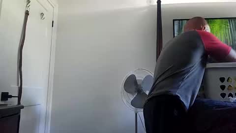 Hmmmhmmmm online show from October 8, 6:23 pm