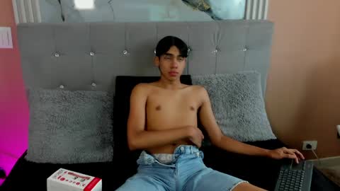 Eros Lux1 online show from May 7, 12:38 pm