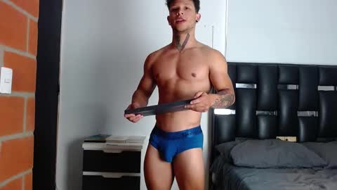 Snapshot of erosscott chatting on September 11, 4:06 pm Eros online show from September 11, 4:06 pm