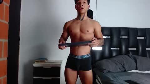 Snapshot of erosscott chatting on October 10, 10:34 pm Eros online show from October 10, 10:34 pm