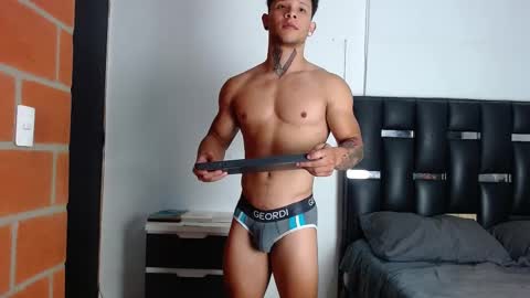 Snapshot of erosscott chatting on September 10, 1:54 pm Eros online show from September 10, 1:54 pm