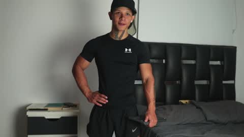 Snapshot of erosscott chatting on January 29, 1:16 am Eros online show from January 29, 1:16 am