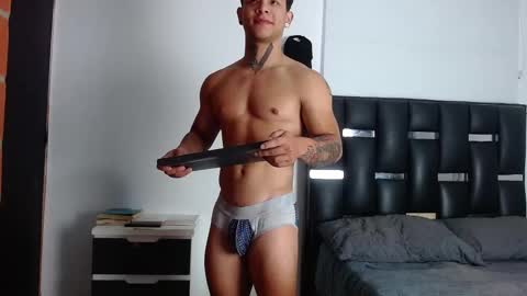 Snapshot of erosscott chatting on September 23, 2:16 pm Eros online show from September 23, 2:16 pm