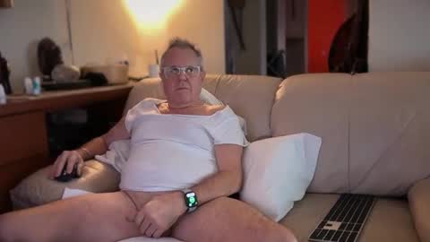 eros online show from January 18, 9:39 pm