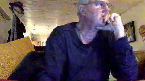 eros online show from December 14, 1:28 am