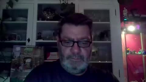 Erwins room welcome sound on online show from January 4, 11:59 pm