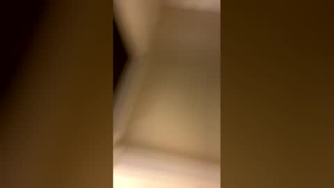 esmoovethegod online show from April 3, 10:45 am