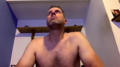 essexboy75 online show from October 25, 12:23 am