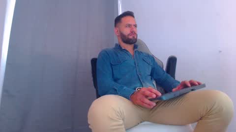 esteban online show from January 6, 7:35 pm