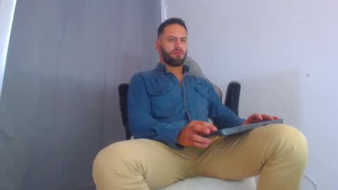 esteban online show from January 11, 9:04 pm