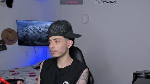 estivenvel online show from November 12, 6:46 pm