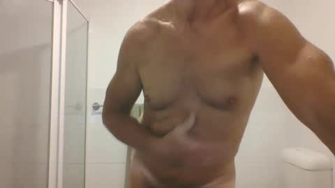 Snapshot of etextratestacle chatting on February 6, 7:51 pm ET online show from February 6, 7:51 pm