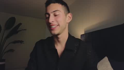 Snapshot of ethan_skiny_ chatting on January 22, 4:02 am Joan online show from January 22, 4:02 am