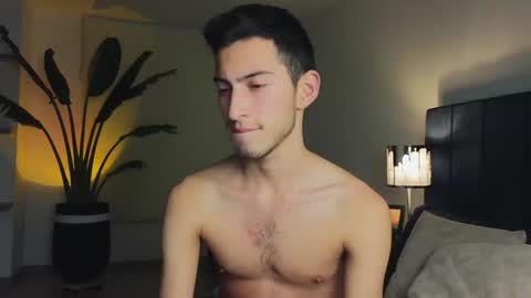 Snapshot of ethan_skiny_ chatting on December 7, 5:04 am Joan online show from December 7, 5:04 am