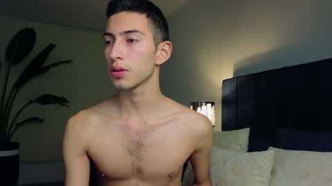 Snapshot of ethan_skiny_ chatting on December 26, 2:33 am Joan online show from December 26, 2:33 am