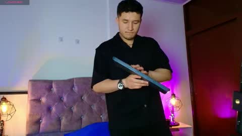 ethanconnor_ online show from April 7, 12:27 pm