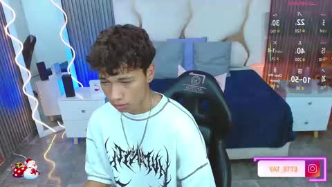 ette online show from December 1, 4:04 am