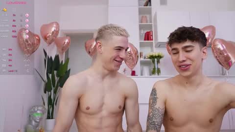 evan_white_ online show from February 16, 8:10 am