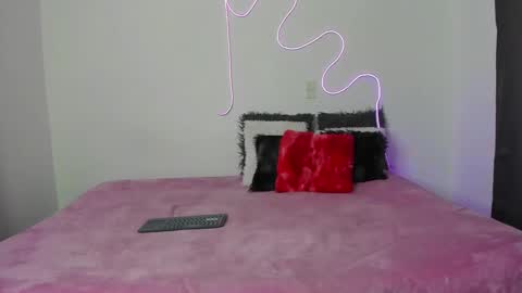 Snapshot of evans_collins24 chatting on December 6, 12:45 am Evans collins24 online show from December 6, 12:45 am