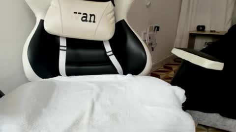 Evan online show from November 21, 7:46 pm