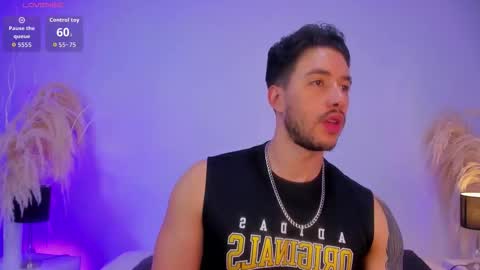 E V A N S online show from October 12, 8:47 pm