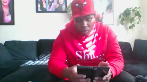 Snapshot of evanschris2048 chatting on October 29, 9:40 pm zayda foxxiity entertainment online show from October 29, 9:40 pm