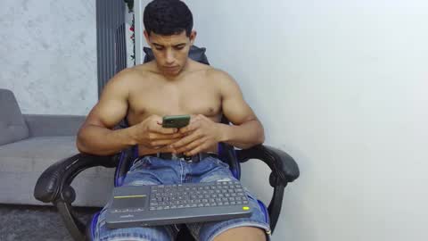 luis online show from November 3, 2:59 am