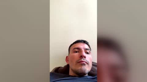 exitoalejo88 online show from March 15, 8:37 pm