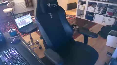 Snapshot of eytab chatting on September 8, 9:03 pm Eytab online show from September 8, 9:03 pm