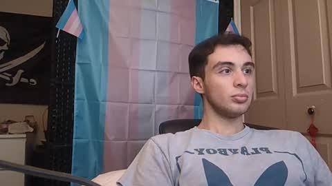 Snapshot of ezra_naamah chatting on December 19, 10:10 pm Ezra Naamah online show from December 19, 10:10 pm