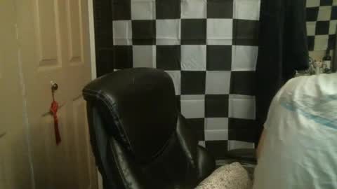 Snapshot of ezra_naamah chatting on February 21, 1:33 am Ezra Naamah online show from February 21, 1:33 am