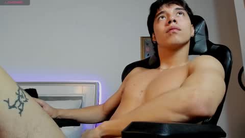 faceofbabyyy online show from October 31, 5:53 am