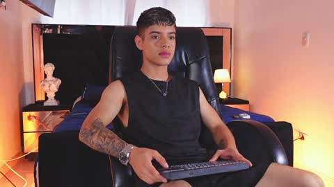 Snapshot of farid_jake_ chatting on February 6, 8:34 pm farid_jake_ online show from February 6, 8:34 pm