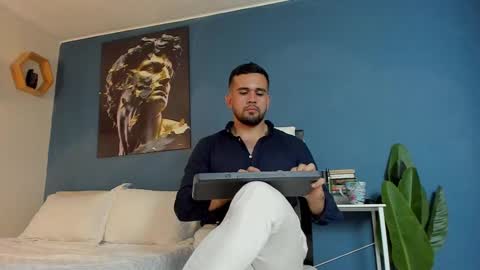 M A T  T E O online show from February 19, 8:10 pm