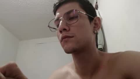 Snapshot of felipe227 chatting on September 19, 9:14 pm jhonatan felipe online show from September 19, 9:14 pm
