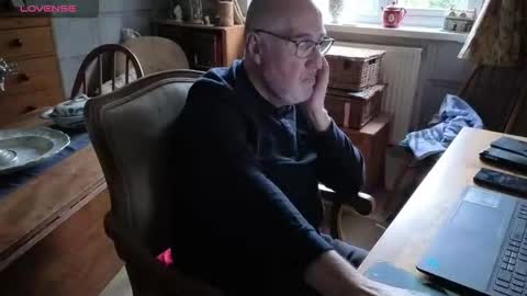 Adam online show from November 13, 3:28 pm