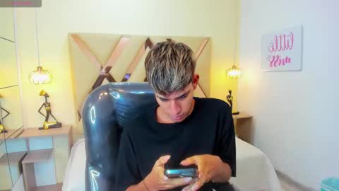 FER PHOENIX online show from November 28, 3:53 am