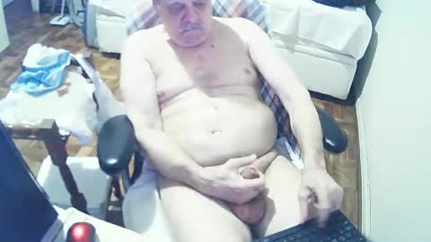 filhober online show from December 3, 2:12 am